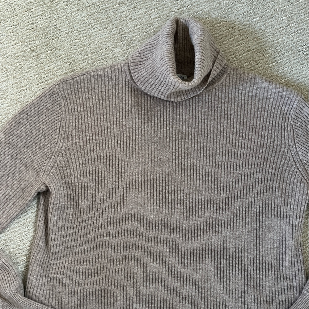 Reformation Luisa cropped cashmere turtleneck sweater - Picture 3 of 5